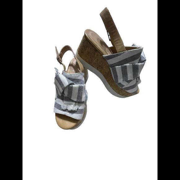 Nature Breeze Size 6 Blue and White Woven Peep Toe Cork Wedge Sandals - Picture 2 of 3